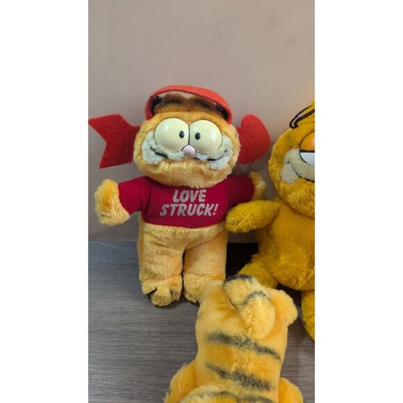 Vintage Garfield Plush Toy Set With Love Struck Valentines Day Theme - Picture 6 of 9